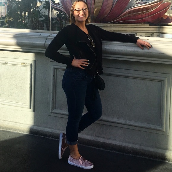 Meet your Posher, Rachael - Picture 7 of 8